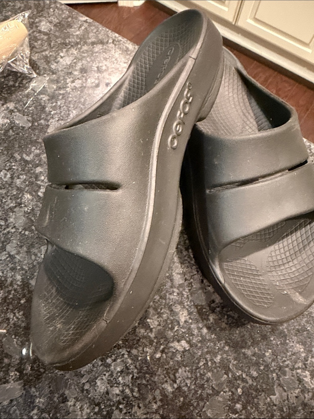 OOFOS Women’s Slide Sandals in Black